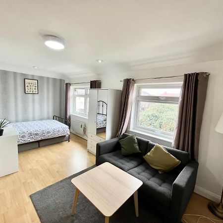 Apartament No2326 Tree-Hole Northolt  Zewnętrze zdjęcie