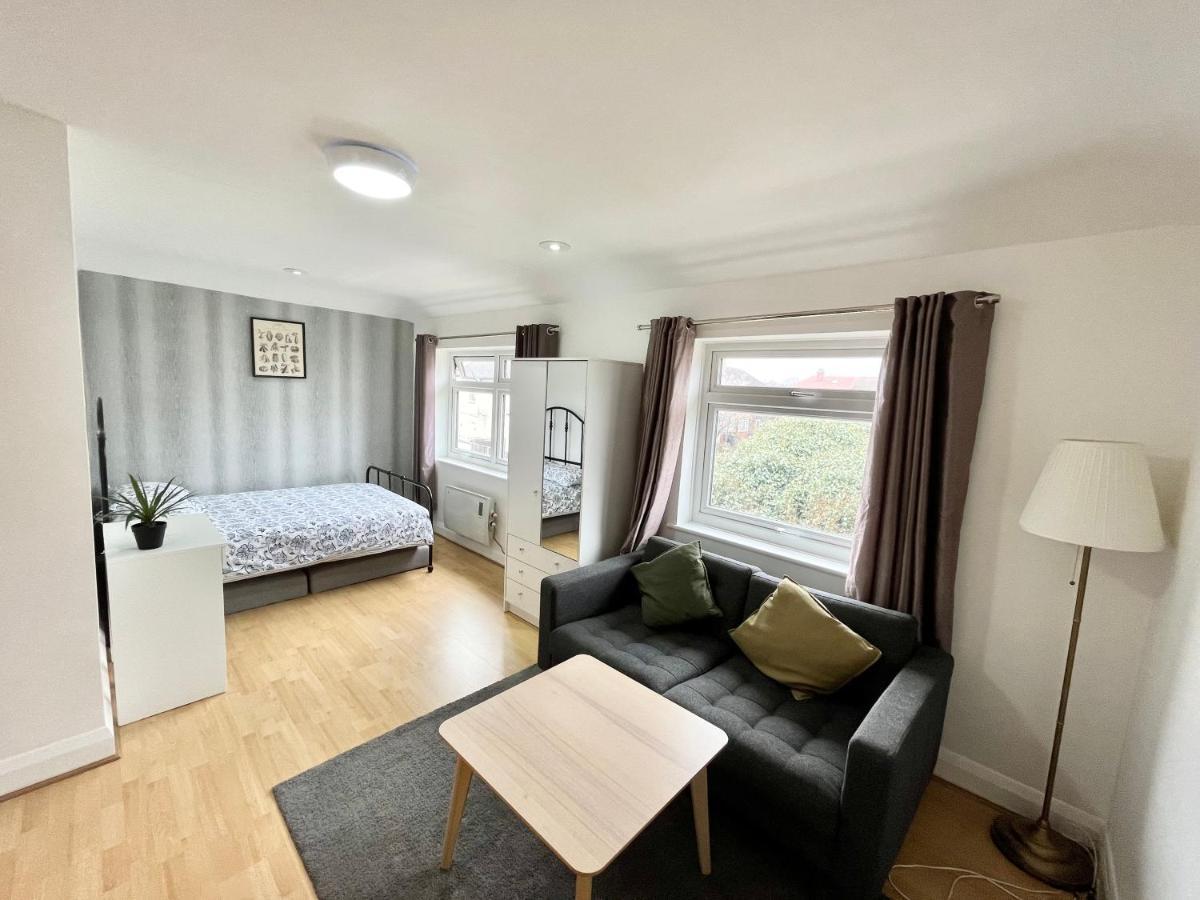 Apartament No2326 Tree-Hole Northolt  Zewnętrze zdjęcie